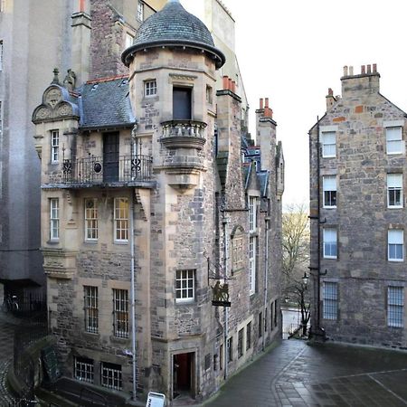 Appartamento Joivy Chic Apt In The Royal Mile Tower Edimburgo Esterno foto