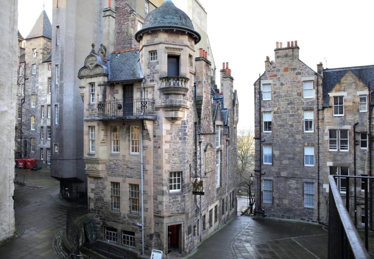 Appartamento Joivy Chic Apt In The Royal Mile Tower Edimburgo Esterno foto