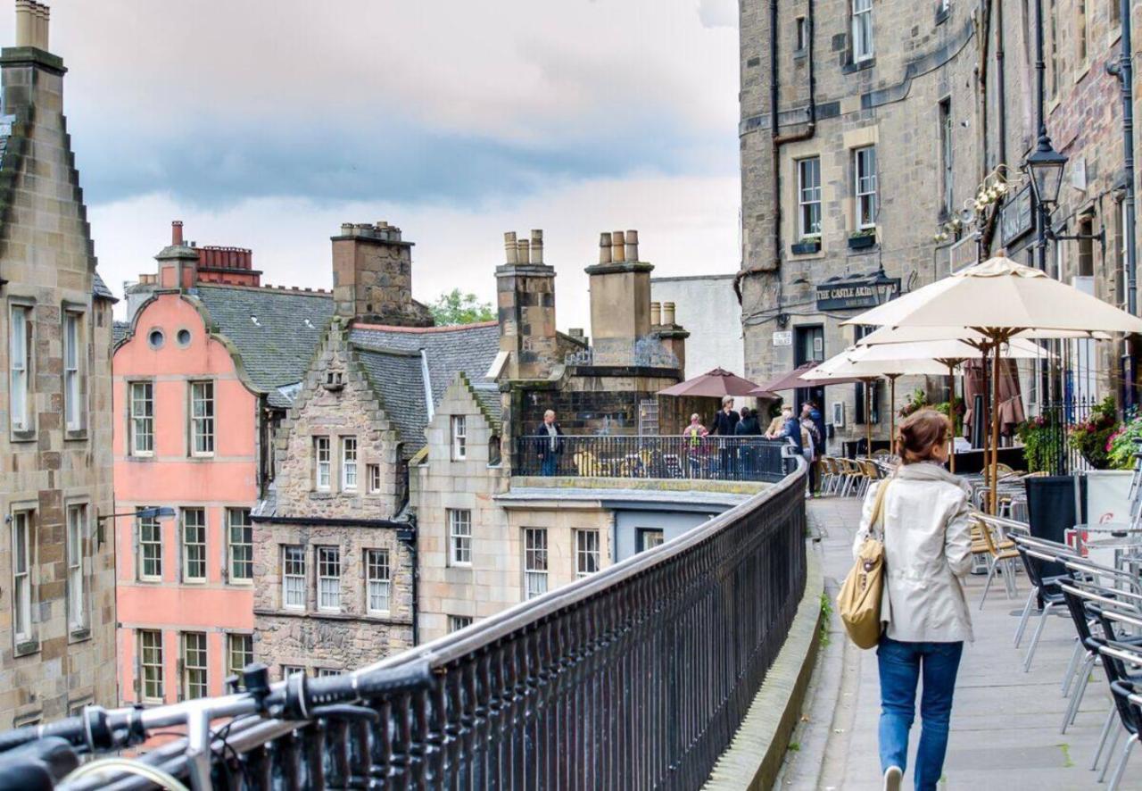 Appartamento Joivy Chic Apt In The Royal Mile Tower Edimburgo Esterno foto